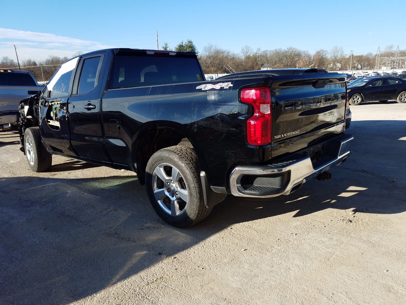 Photo 2 VIN: 1GCRYDED6KZ303950 - CHEVROLET SILVERADO 