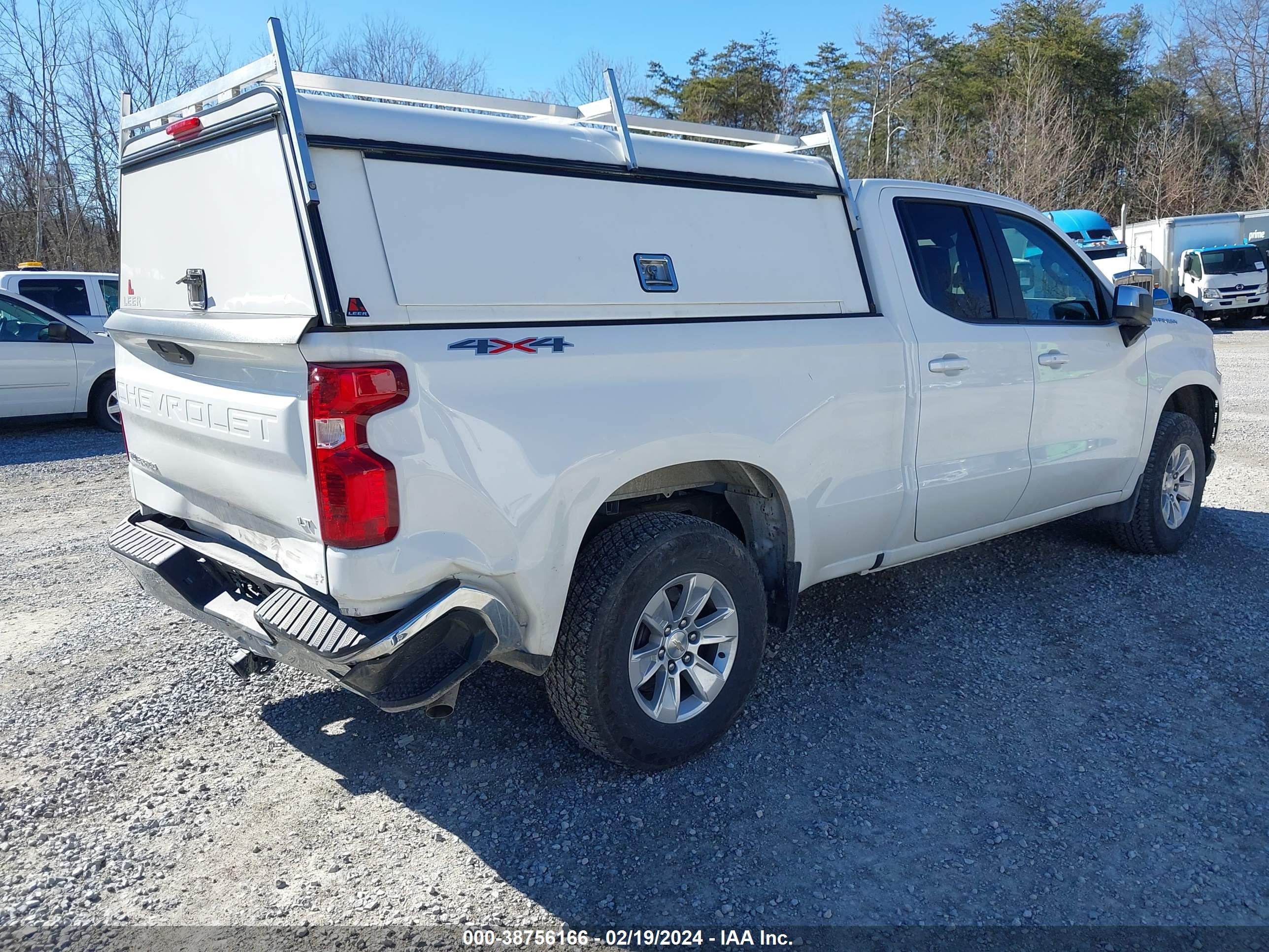 Photo 3 VIN: 1GCRYDED9MZ263480 - CHEVROLET SILVERADO 