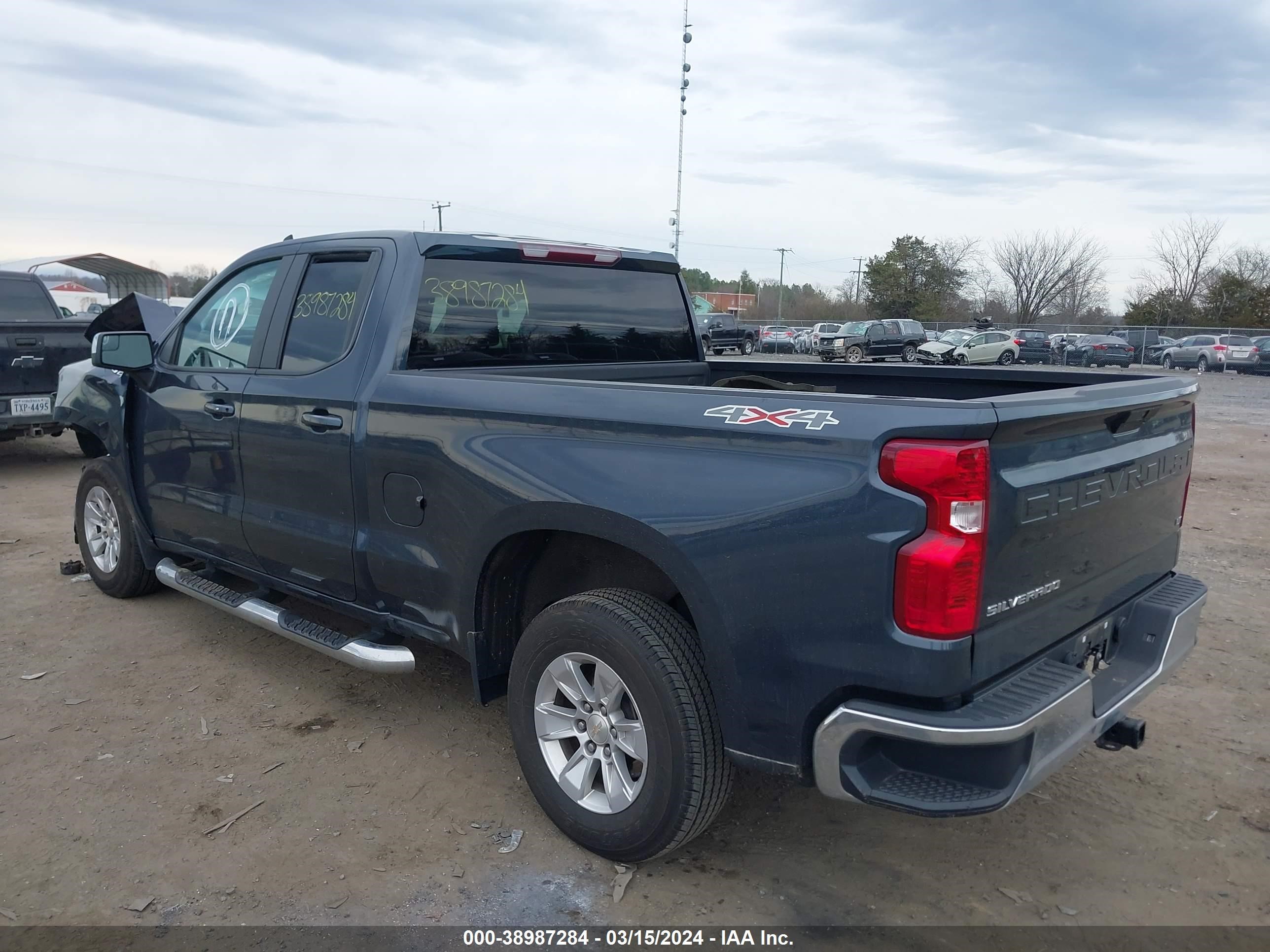 Photo 2 VIN: 1GCRYDEDXMZ116259 - CHEVROLET SILVERADO 