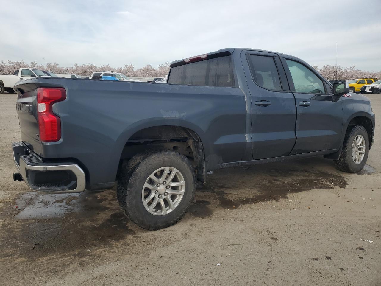 Photo 2 VIN: 1GCRYDEDXNZ104615 - CHEVROLET SILVERADO 