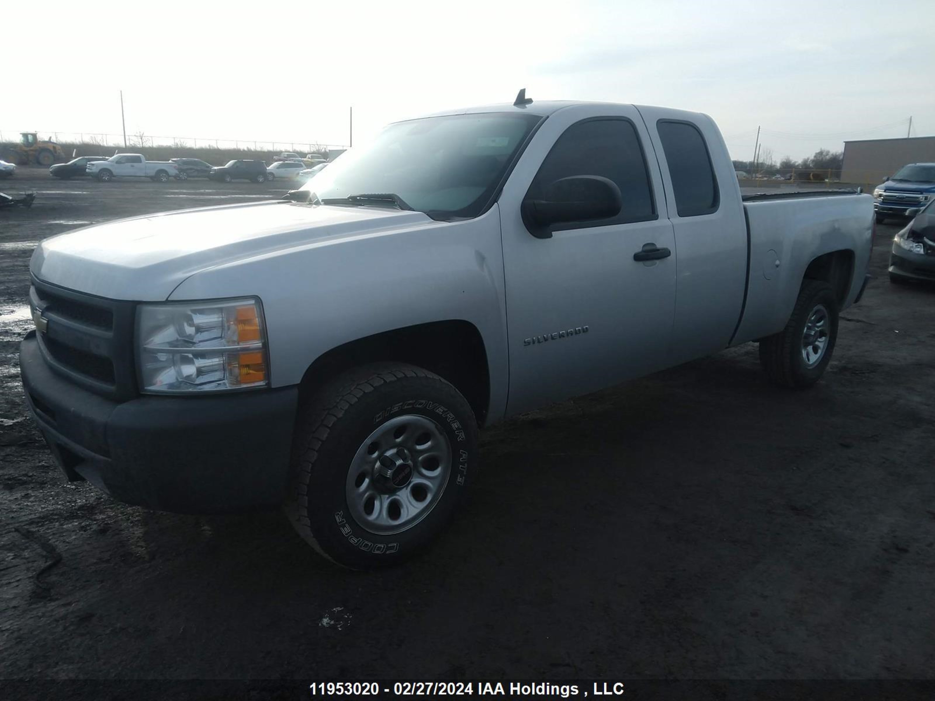 Photo 1 VIN: 1GCSCPE00AZ215425 - CHEVROLET SILVERADO 