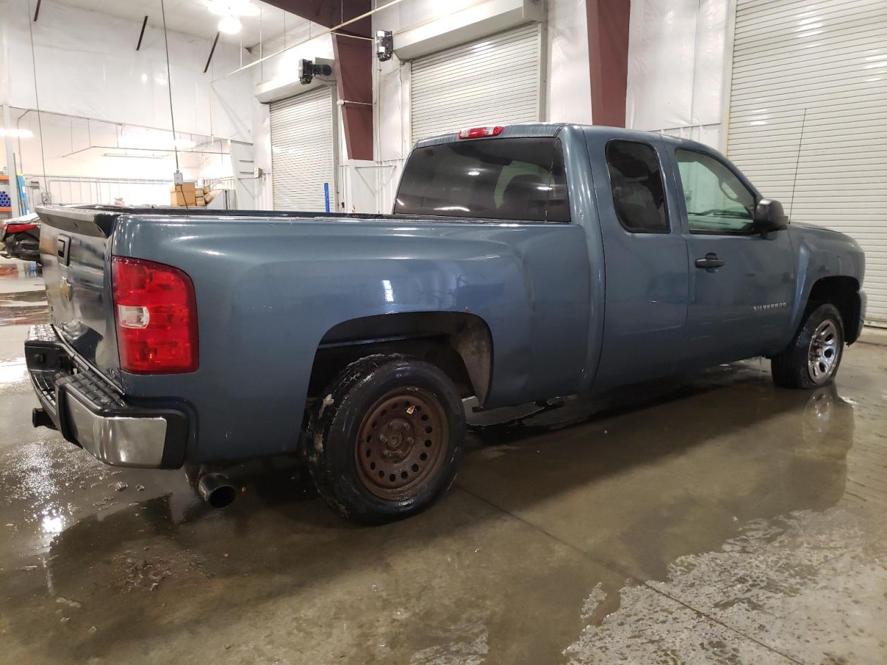 Photo 2 VIN: 1GCSCREA2AZ284220 - CHEVROLET SILVERADO 