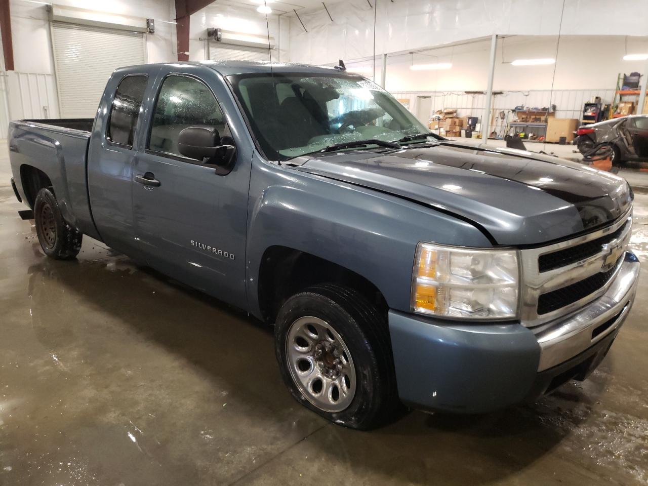 Photo 3 VIN: 1GCSCREA2AZ284220 - CHEVROLET SILVERADO 