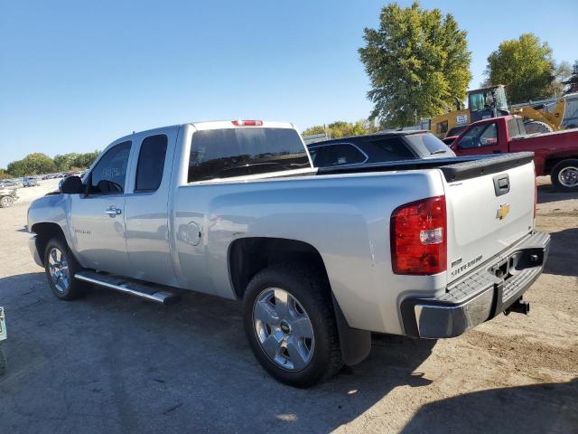 Photo 2 VIN: 1GCSCSE01AZ203397 - CHEVROLET SILVERADO 