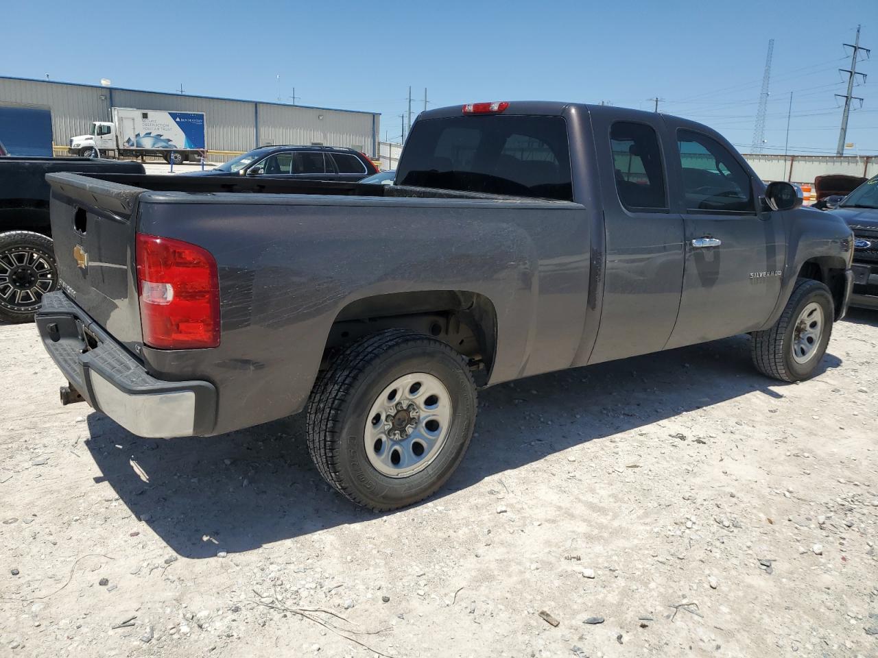 Photo 2 VIN: 1GCSCSE03AZ107786 - CHEVROLET SILVERADO 