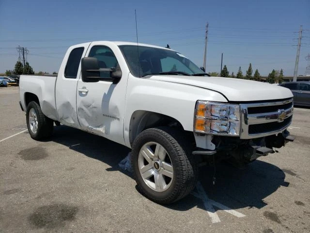 Photo 3 VIN: 1GCSCSE07AZ180708 - CHEVROLET SILVERADO 