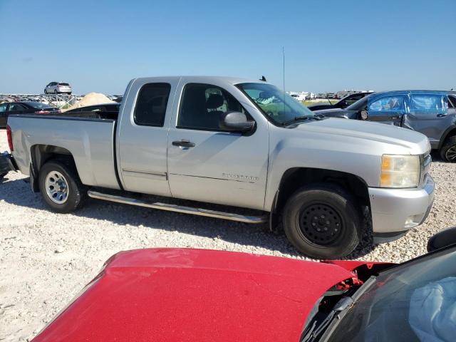 Photo 3 VIN: 1GCSCSEA8AZ123006 - CHEVROLET SILVERADO 