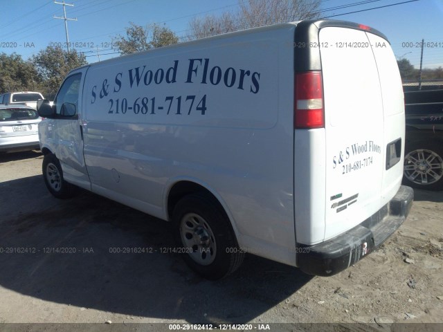 Photo 2 VIN: 1GCSGAF49B1151369 - CHEVROLET EXPRESS CARGO VAN 