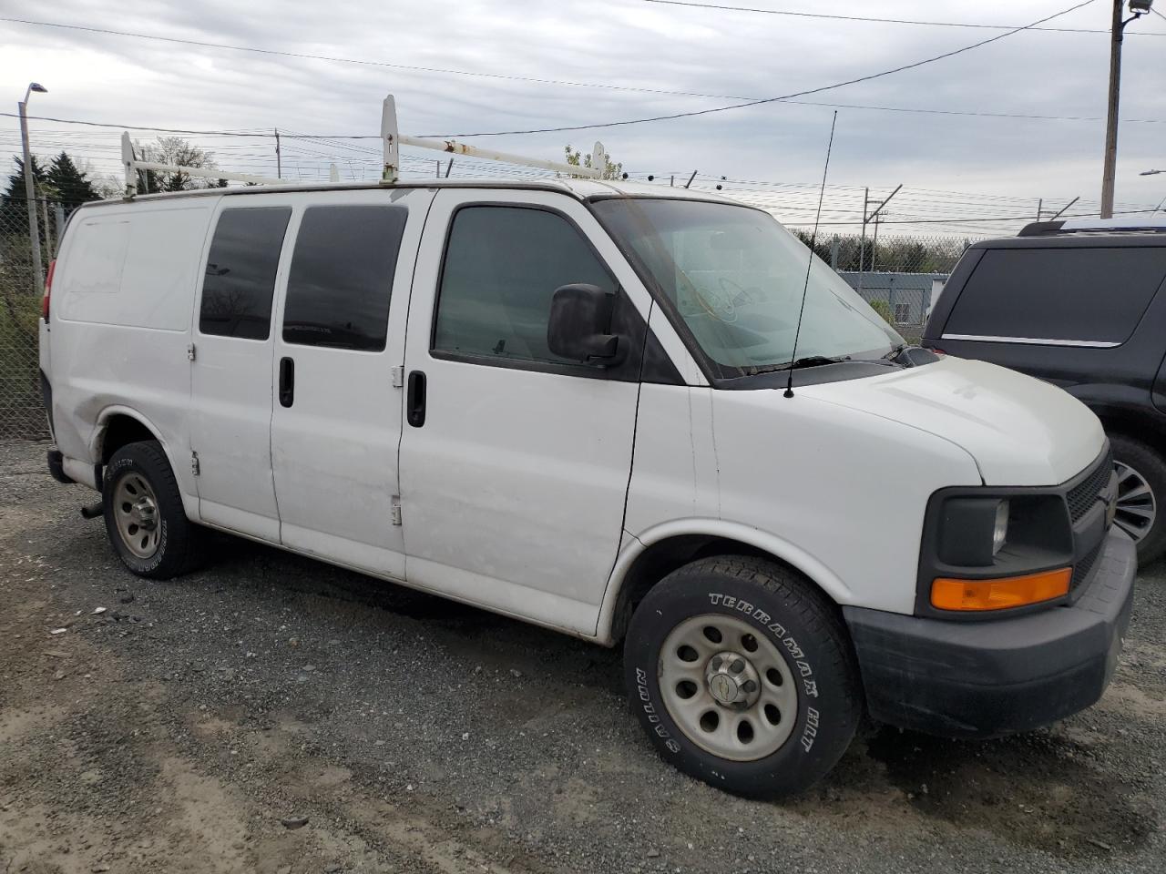 Photo 3 VIN: 1GCSGAFX0D1113400 - CHEVROLET EXPRESS 