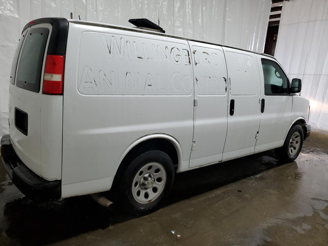 Photo 2 VIN: 1GCSGAFX0D1124946 - CHEVROLET EXPRESS 