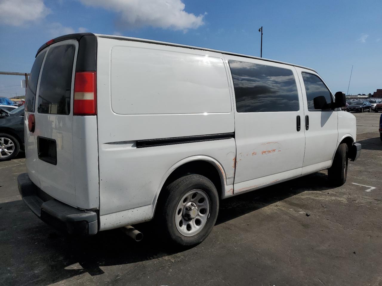 Photo 2 VIN: 1GCSGAFX1D1153646 - CHEVROLET EXPRESS 