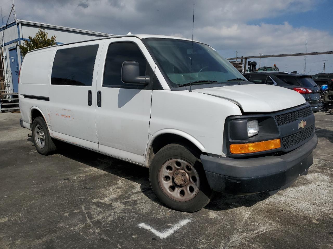 Photo 3 VIN: 1GCSGAFX1D1153646 - CHEVROLET EXPRESS 