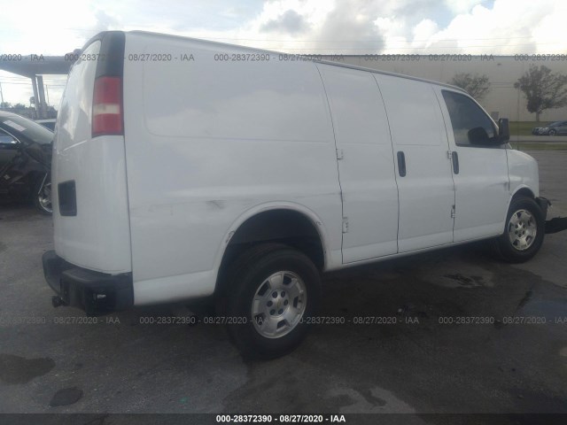 Photo 3 VIN: 1GCSGAFX2C1175007 - CHEVROLET EXPRESS CARGO VAN 