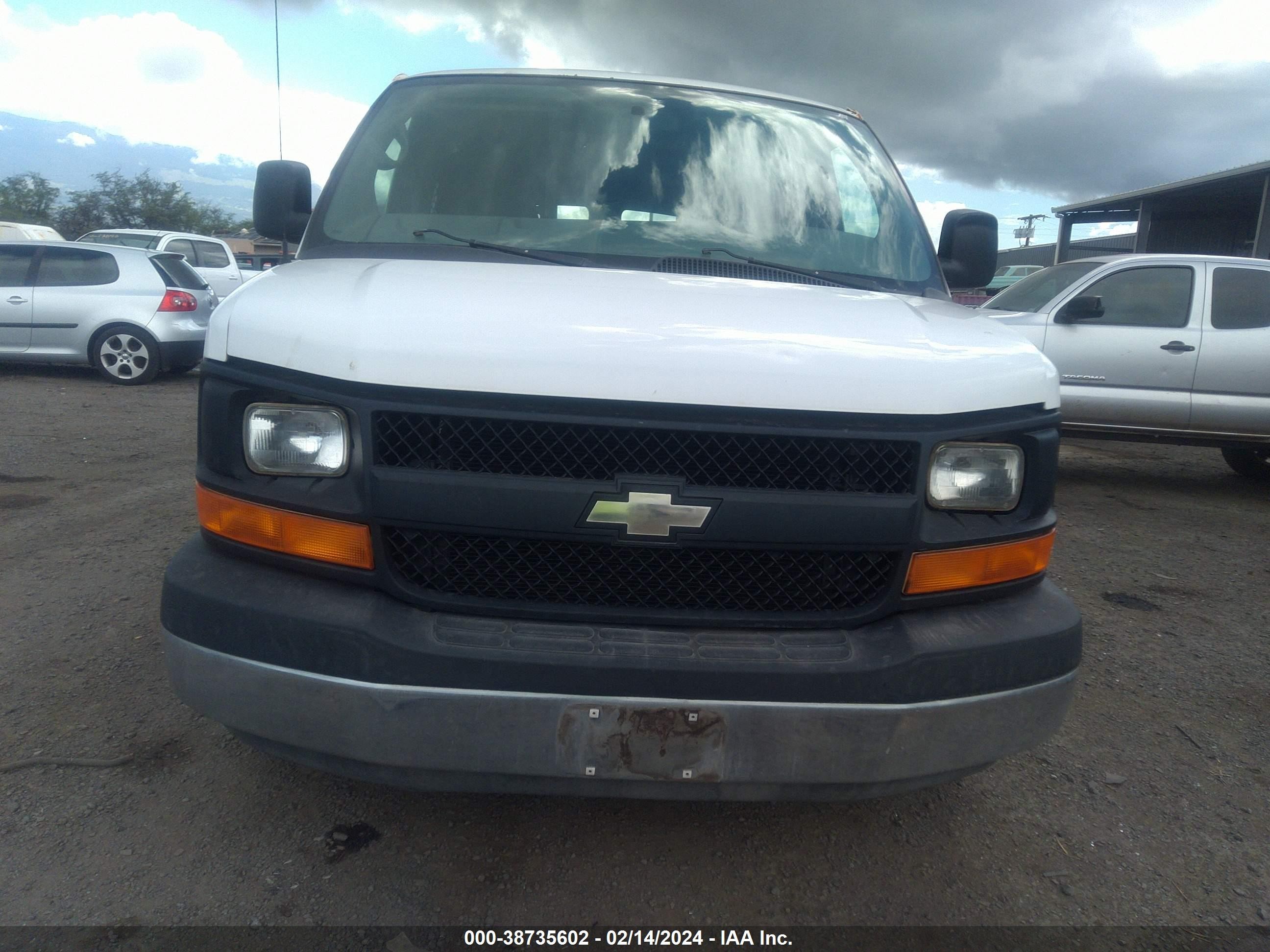 Photo 11 VIN: 1GCSGAFX2E1112718 - CHEVROLET NULL 