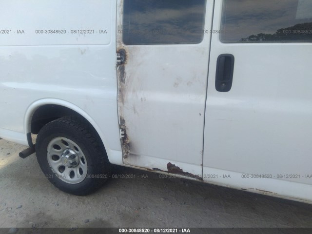 Photo 5 VIN: 1GCSGAFX4B1172740 - CHEVROLET EXPRESS CARGO VAN 