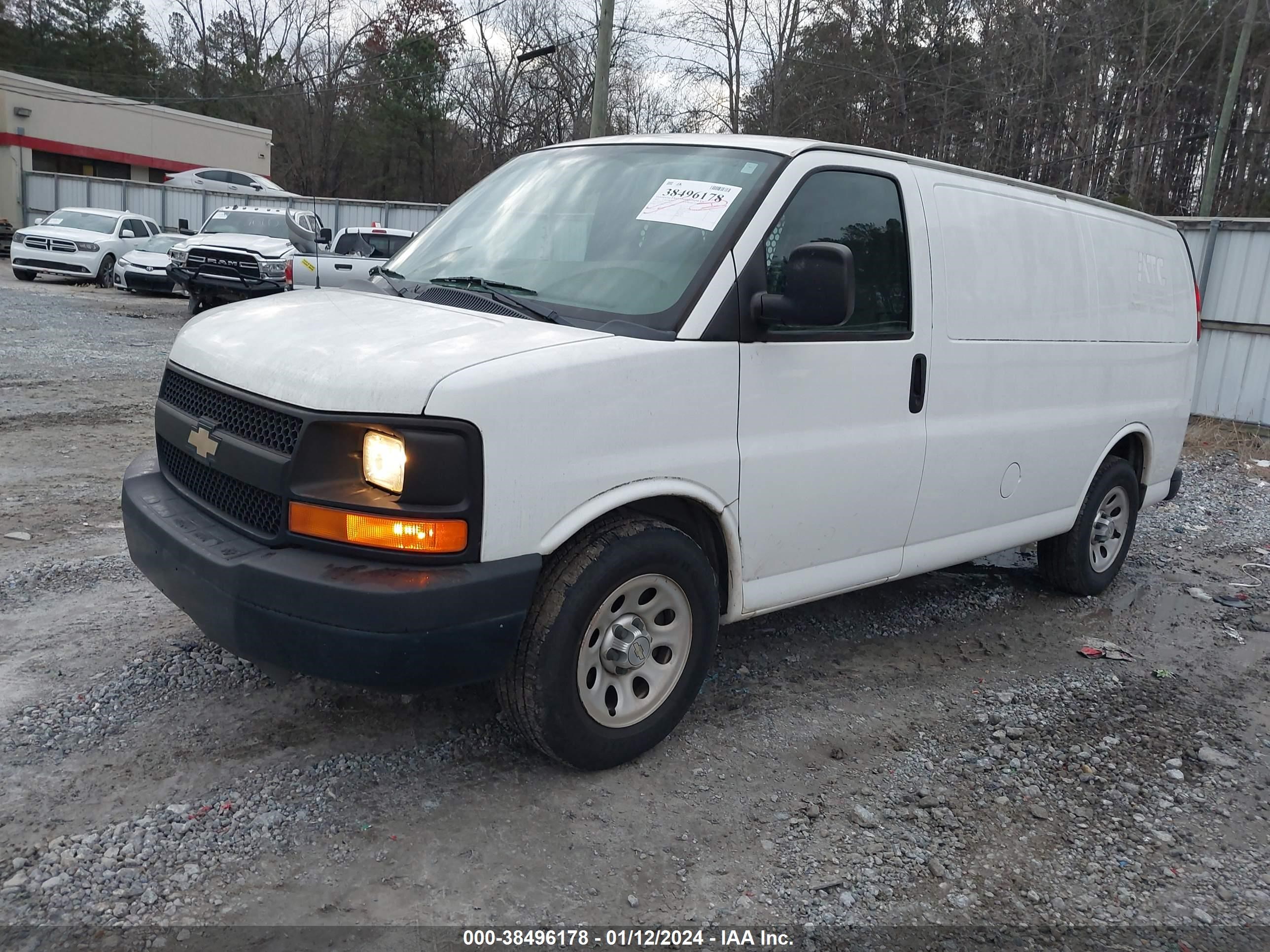 Photo 1 VIN: 1GCSGAFX4C1178815 - CHEVROLET EXPRESS 