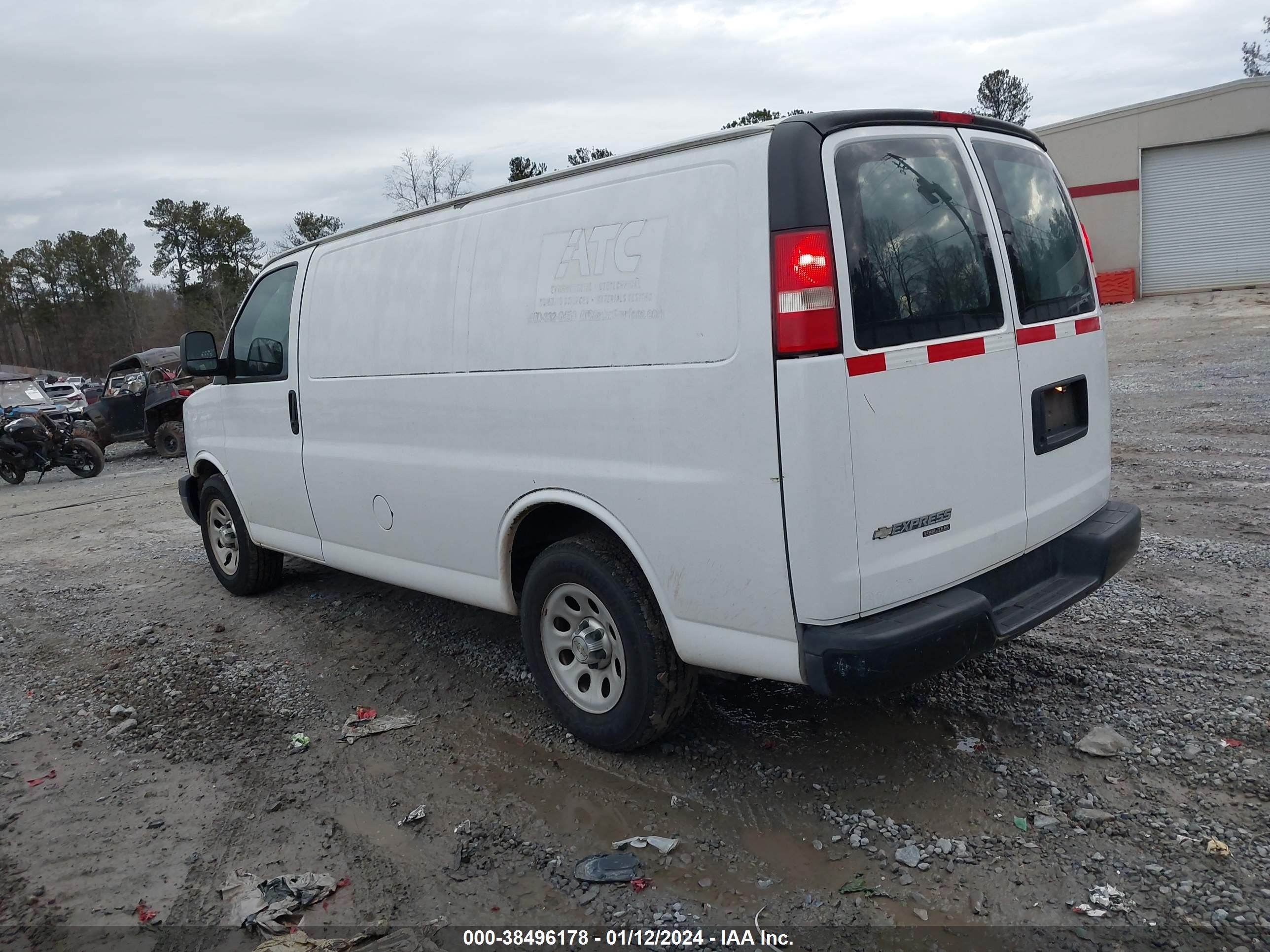 Photo 2 VIN: 1GCSGAFX4C1178815 - CHEVROLET EXPRESS 