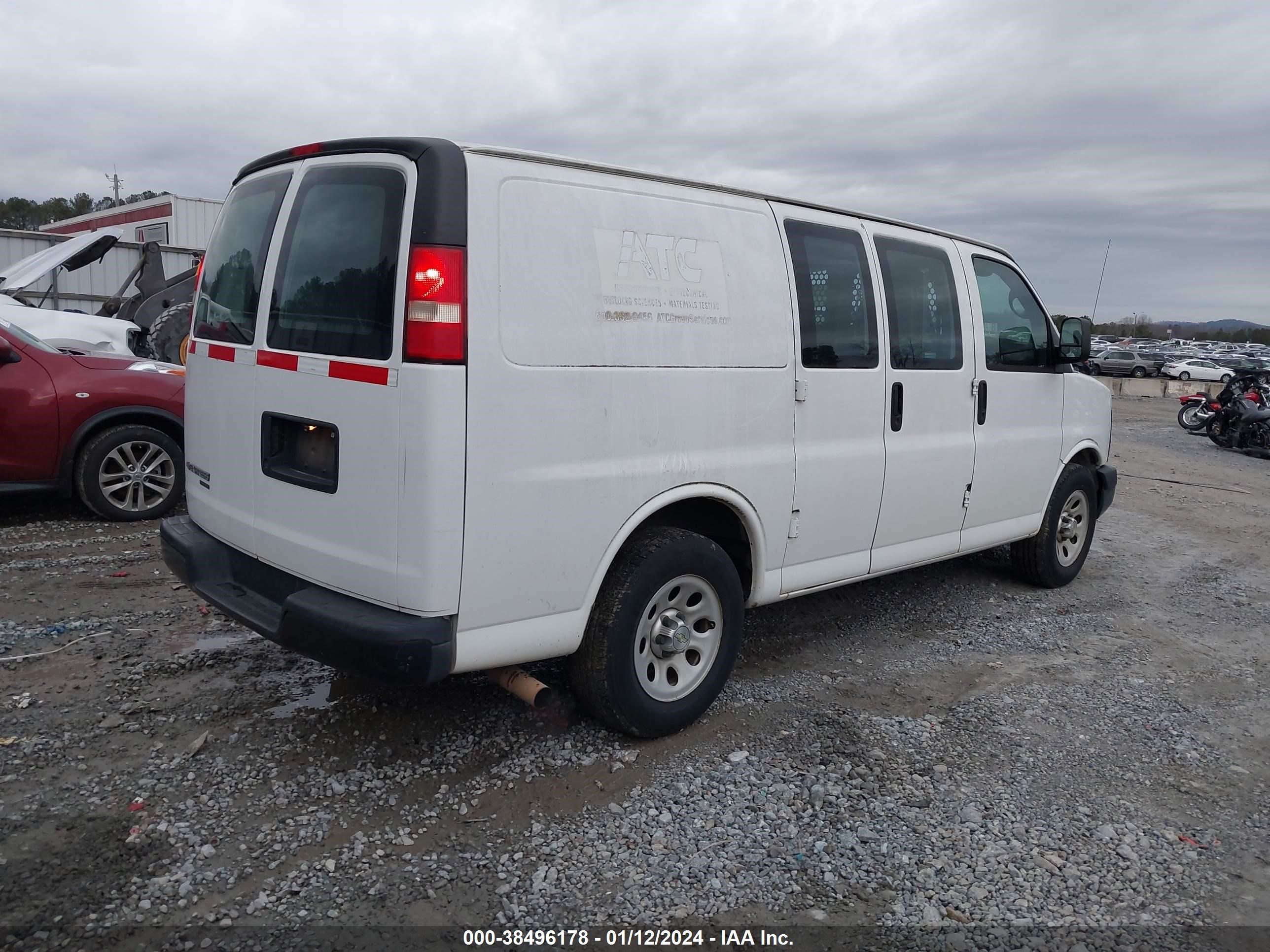 Photo 3 VIN: 1GCSGAFX4C1178815 - CHEVROLET EXPRESS 