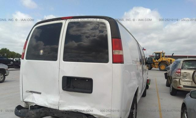 Photo 3 VIN: 1GCSGAFX7B1108868 - CHEVROLET EXPRESS 