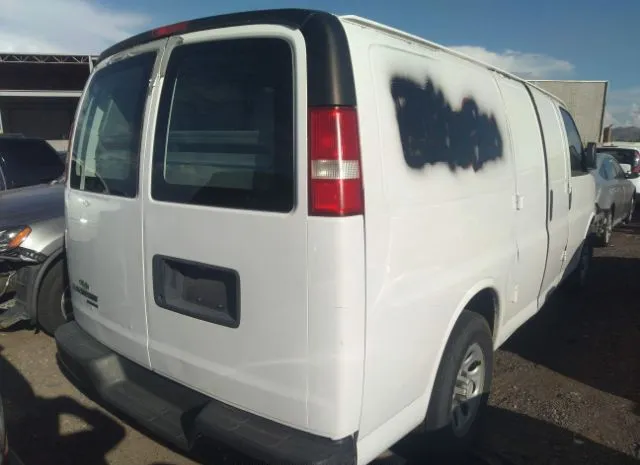 Photo 3 VIN: 1GCSGAFX7B1132409 - CHEVROLET EXPRESS CARGO VAN 