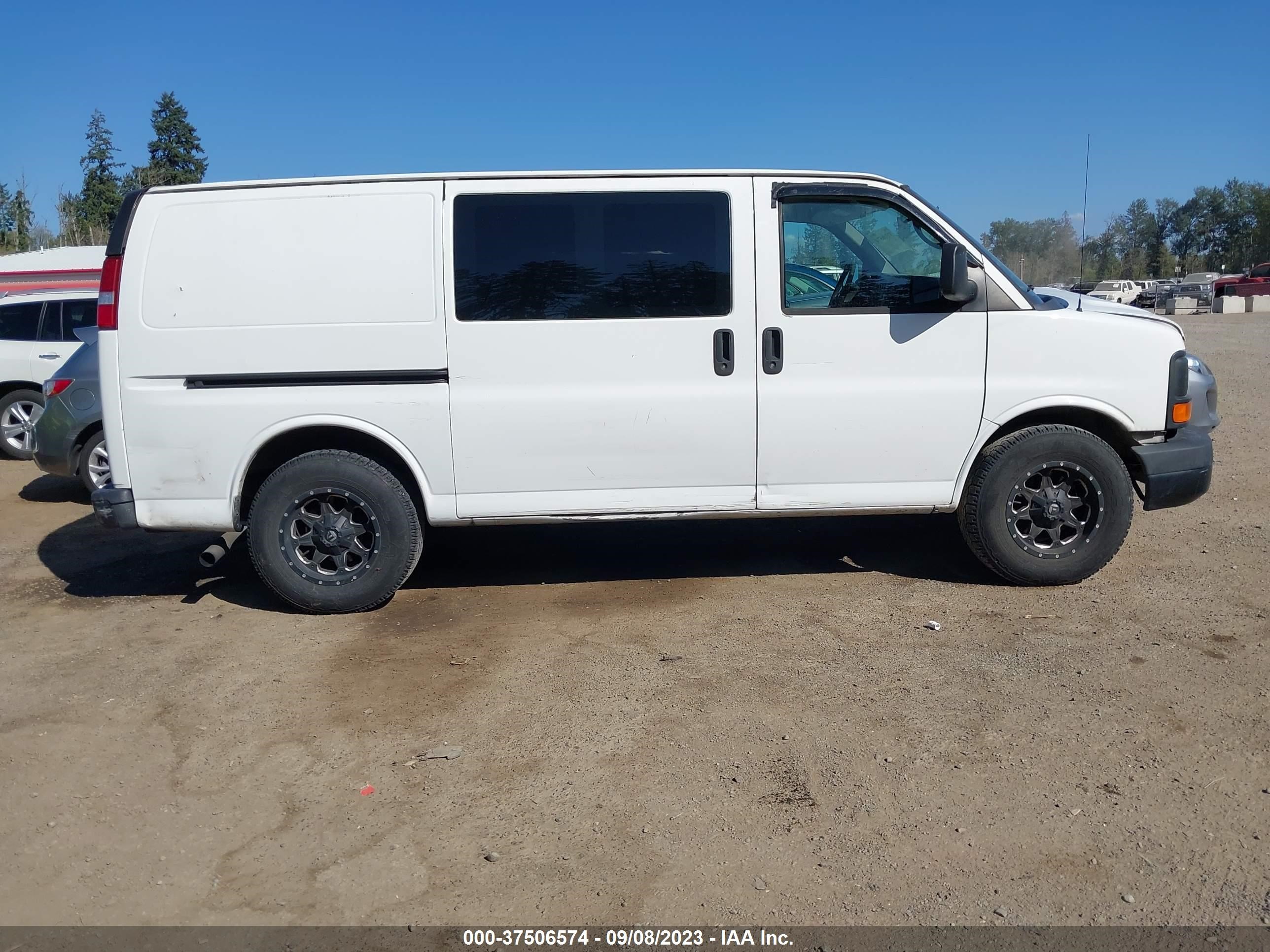 Photo 12 VIN: 1GCSGAFX7B1188222 - CHEVROLET EXPRESS 