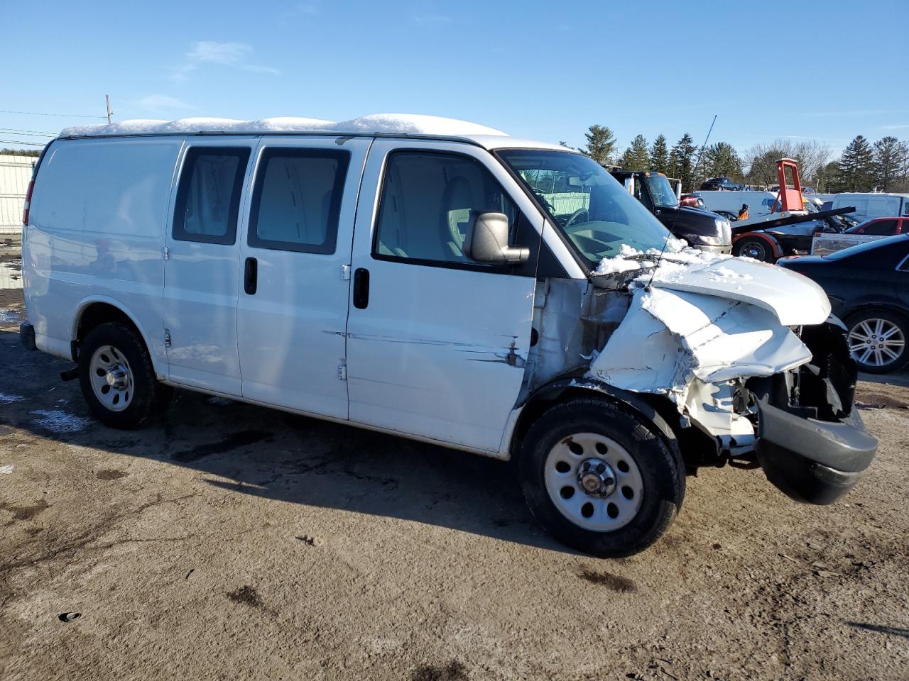 Photo 3 VIN: 1GCSGAFX7C1132976 - CHEVROLET EXPRESS 