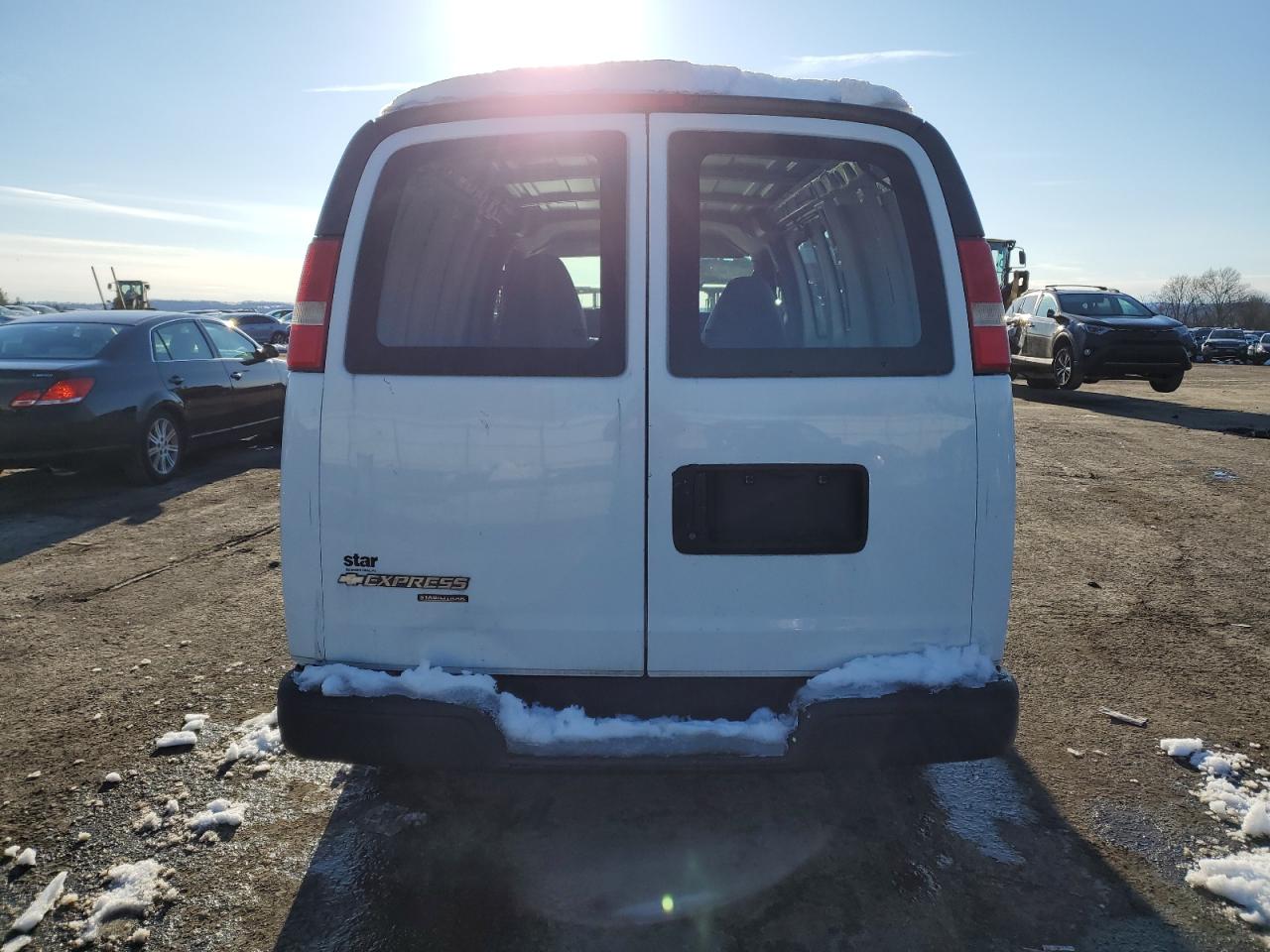 Photo 5 VIN: 1GCSGAFX7C1132976 - CHEVROLET EXPRESS 