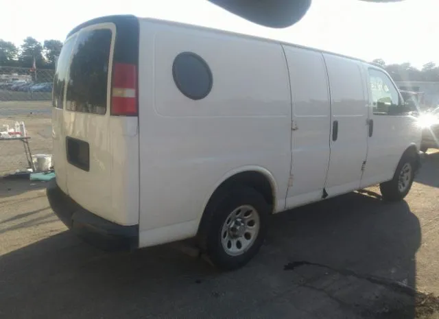 Photo 3 VIN: 1GCSGAFX8B1103095 - CHEVROLET EXPRESS CARGO VAN 