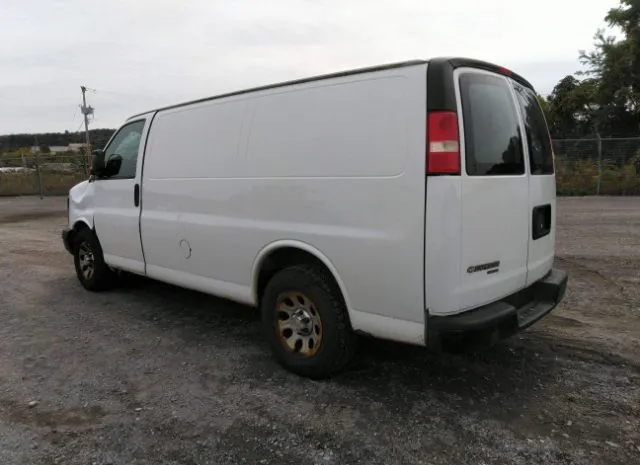 Photo 2 VIN: 1GCSGAFX8D1115668 - CHEVROLET EXPRESS CARGO VAN 