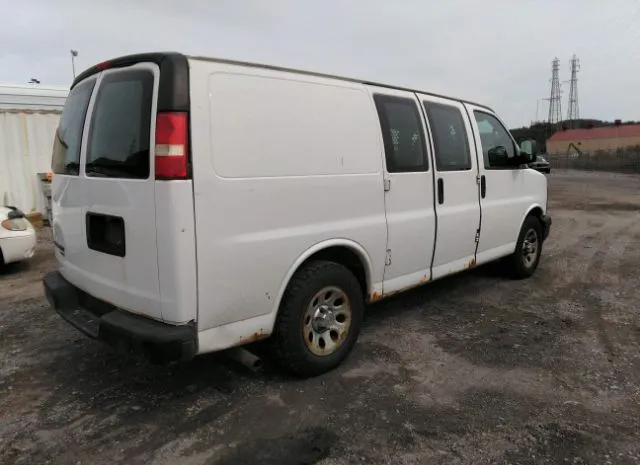 Photo 3 VIN: 1GCSGAFX8D1115668 - CHEVROLET EXPRESS CARGO VAN 