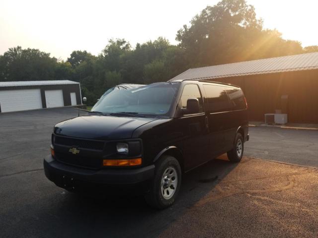 Photo 1 VIN: 1GCSHAF44D1122927 - CHEVROLET EXPRESS CARGO VAN 