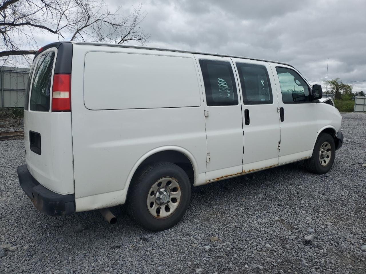 Photo 2 VIN: 1GCSHAF47D1125756 - CHEVROLET EXPRESS 