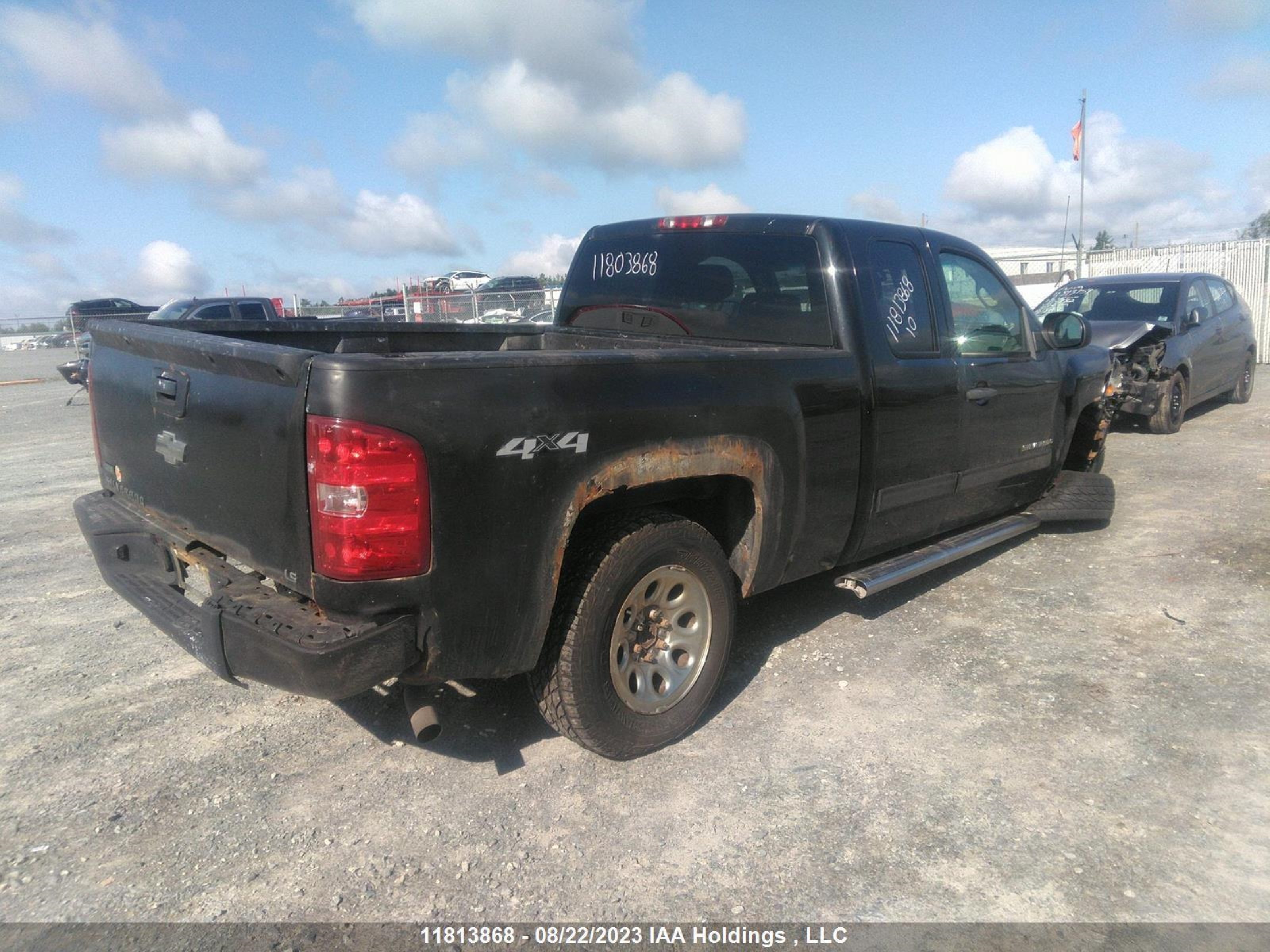 Photo 3 VIN: 1GCSKREA8AZ104130 - CHEVROLET SILVERADO 