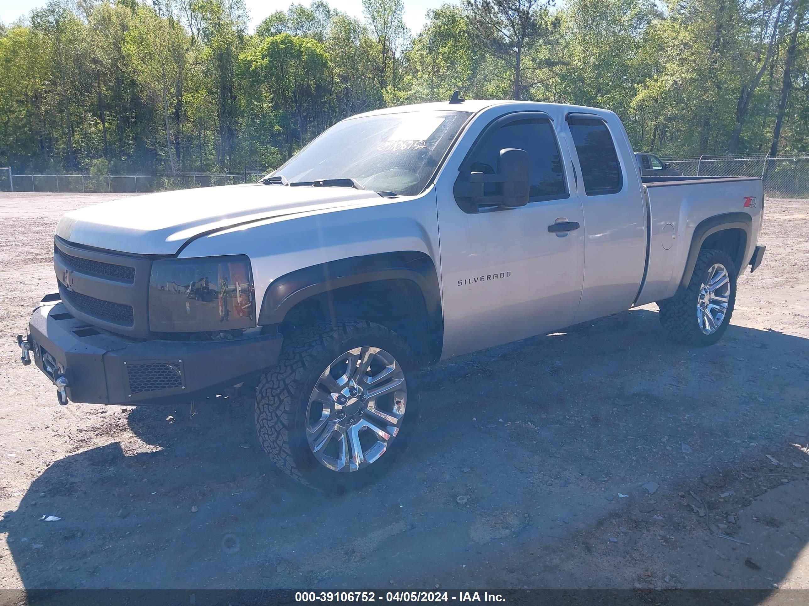 Photo 1 VIN: 1GCSKSE31AZ240785 - CHEVROLET SILVERADO 