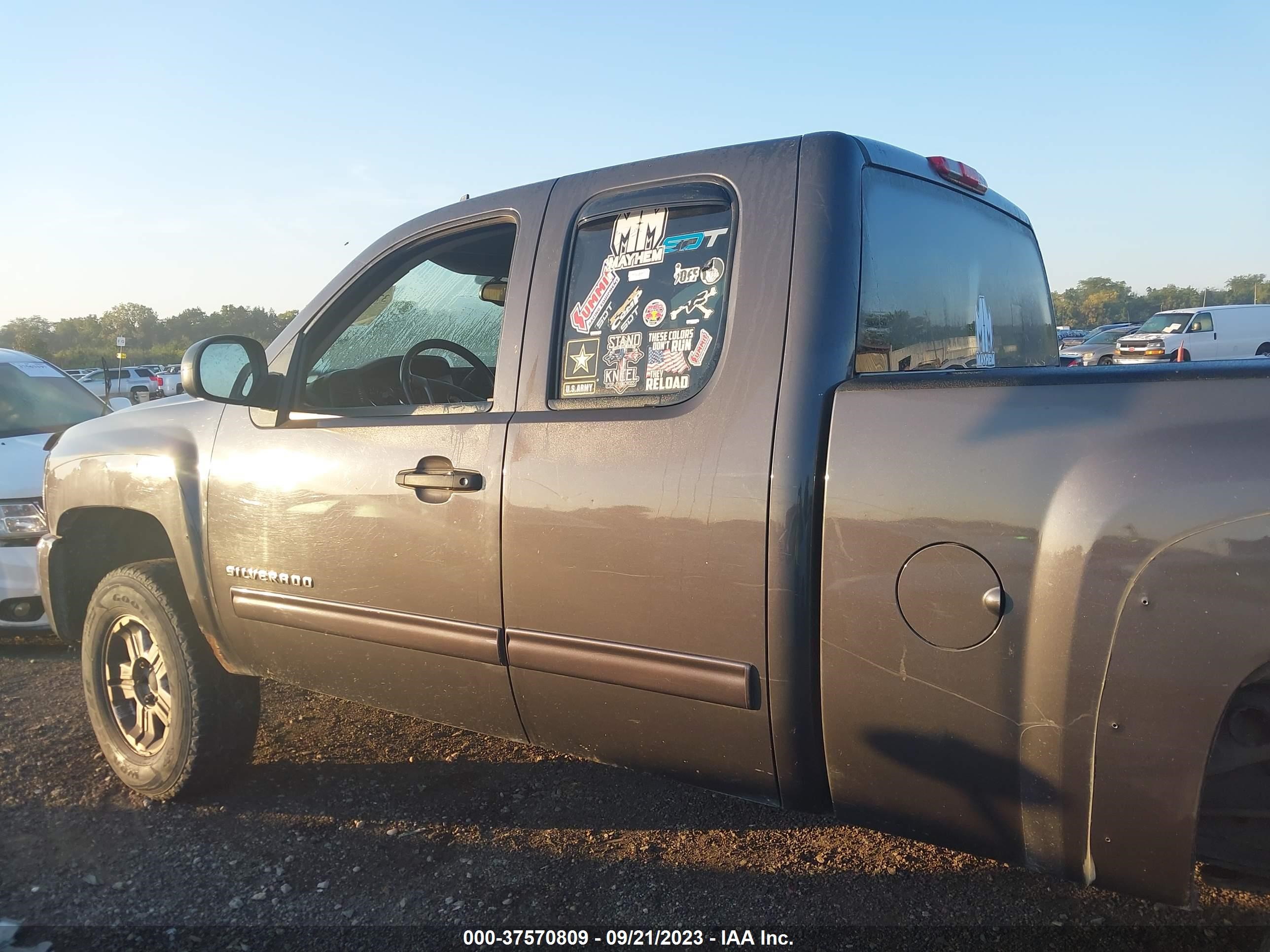 Photo 13 VIN: 1GCSKSE31AZ280591 - CHEVROLET SILVERADO 