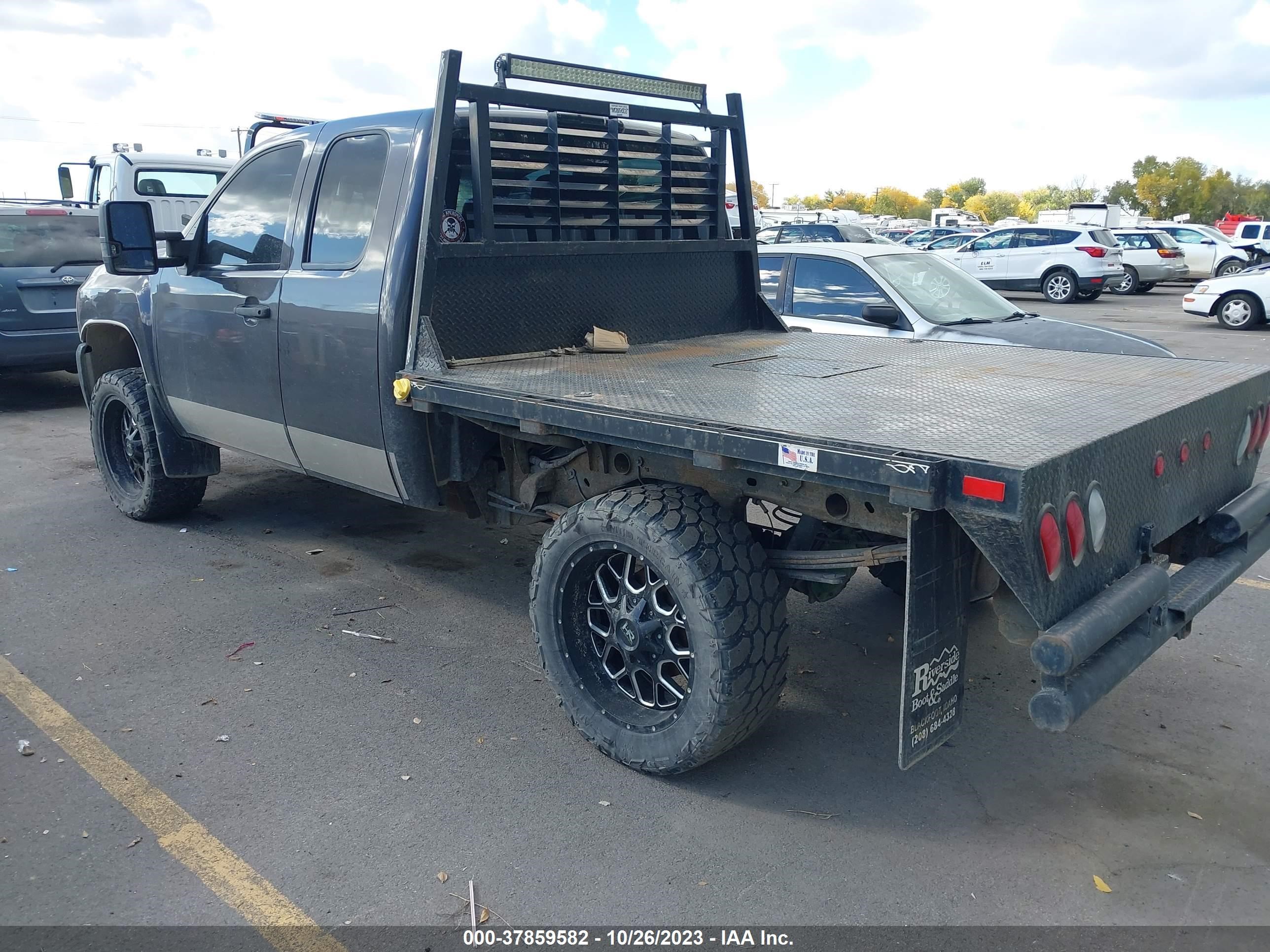 Photo 2 VIN: 1GCSKSE32AZ280678 - CHEVROLET SILVERADO 