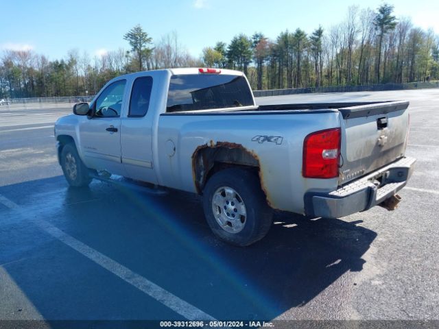 Photo 2 VIN: 1GCSKSE33AZ223972 - CHEVROLET SILVERADO 1500 