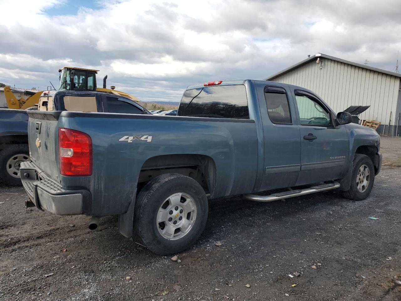 Photo 2 VIN: 1GCSKSE34AZ206145 - CHEVROLET SILVERADO 