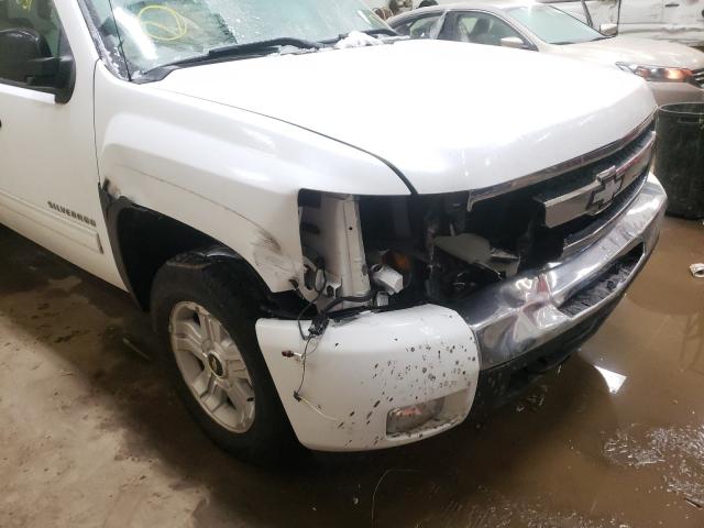 Photo 8 VIN: 1GCSKSE35AZ258478 - CHEVROLET SILVERADO 