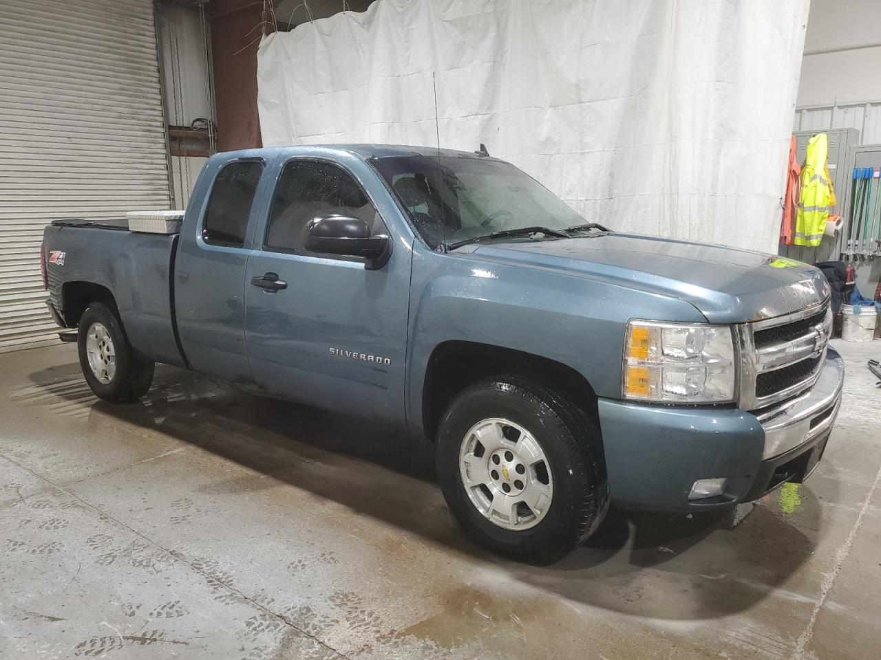 Photo 3 VIN: 1GCSKSE36AZ264452 - CHEVROLET SILVERADO 