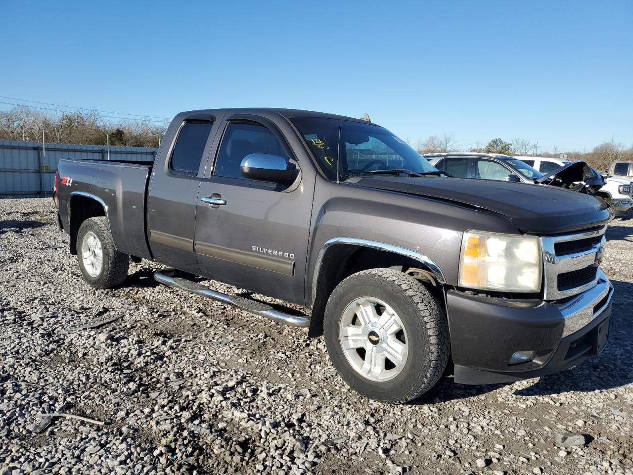 Photo 3 VIN: 1GCSKSE38AZ113516 - CHEVROLET SILVERADO 