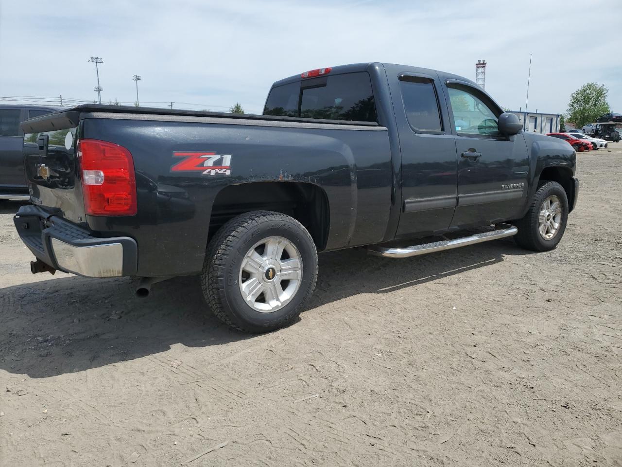 Photo 2 VIN: 1GCSKSE39AZ225418 - CHEVROLET SILVERADO 