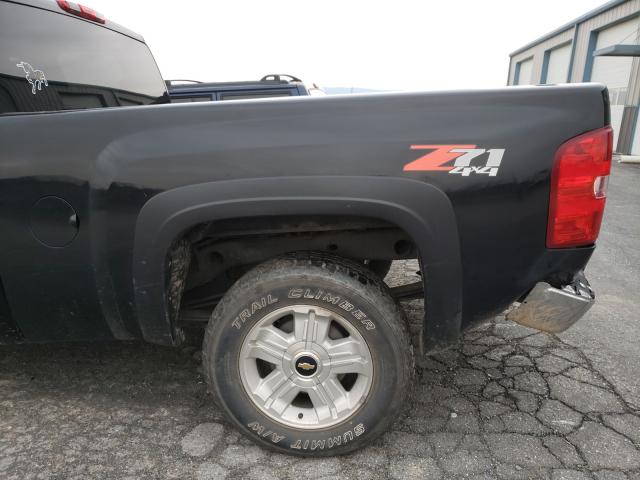 Photo 8 VIN: 1GCSKSE3XAZ138966 - CHEVROLET SILVERADO 