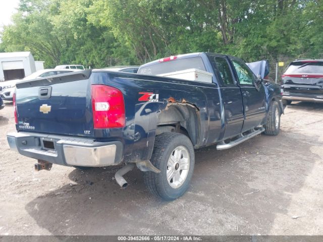 Photo 3 VIN: 1GCSKTE34AZ155512 - CHEVROLET SILVERADO 1500 