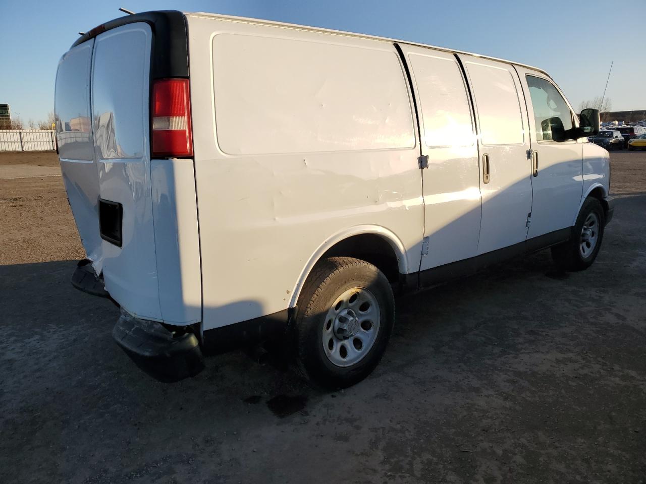 Photo 2 VIN: 1GCUGAD4XA1164271 - CHEVROLET EXPRESS 