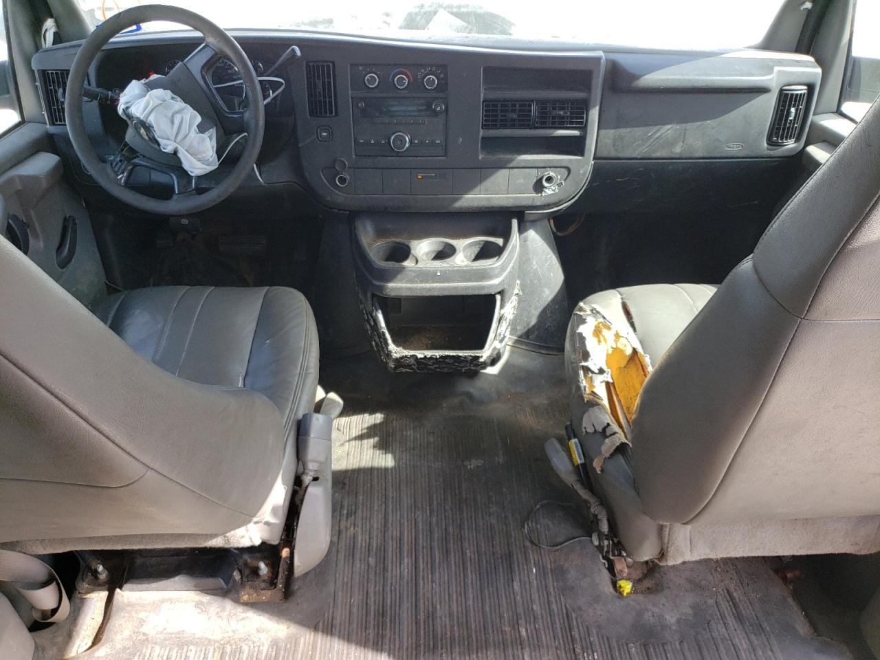 Photo 7 VIN: 1GCUGADX3A1102771 - CHEVROLET EXPRESS 