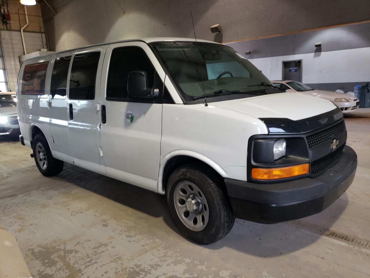 Photo 3 VIN: 1GCUGADX5A1162342 - CHEVROLET EXPRESS 