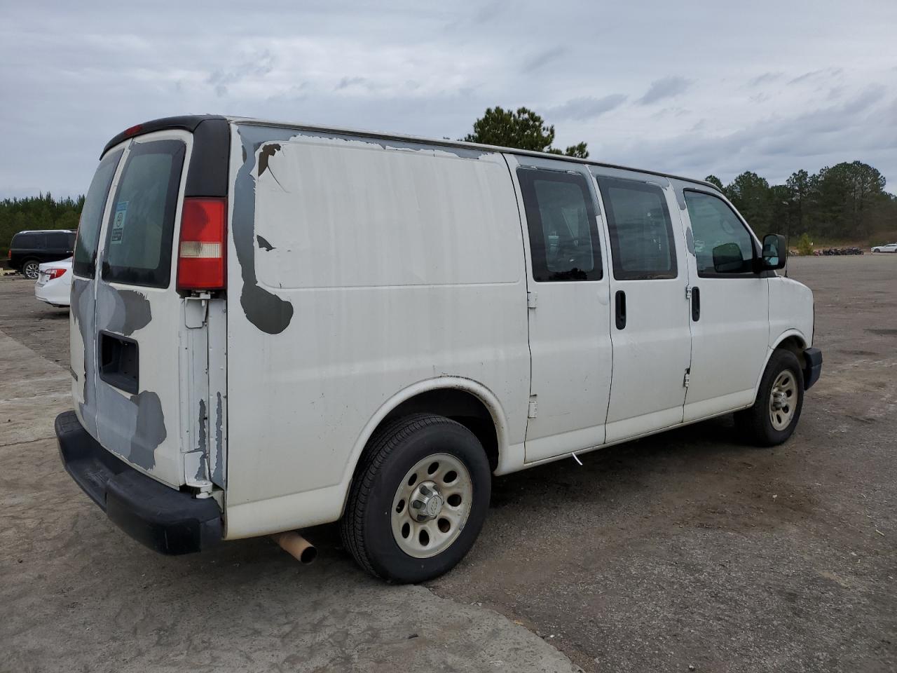 Photo 2 VIN: 1GCUGADX7A1178560 - CHEVROLET EXPRESS 