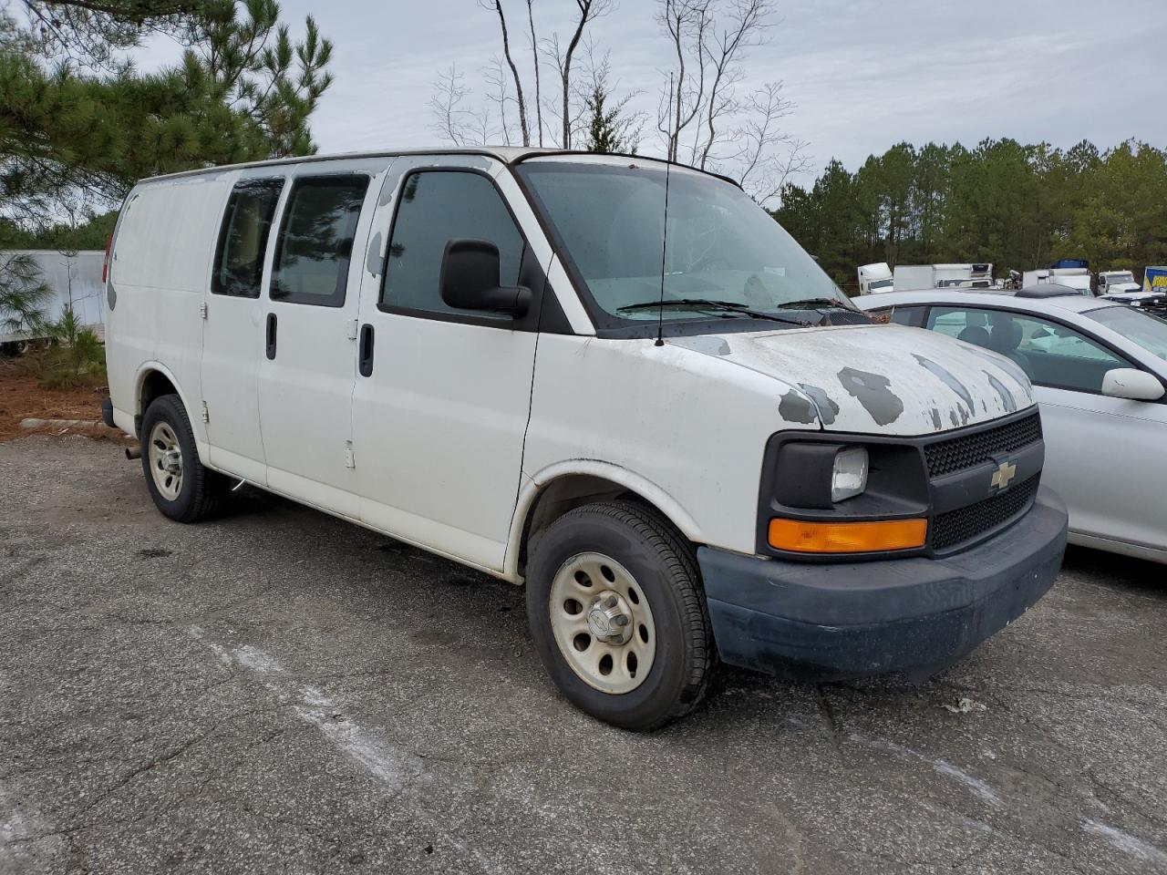 Photo 3 VIN: 1GCUGADX7A1178560 - CHEVROLET EXPRESS 