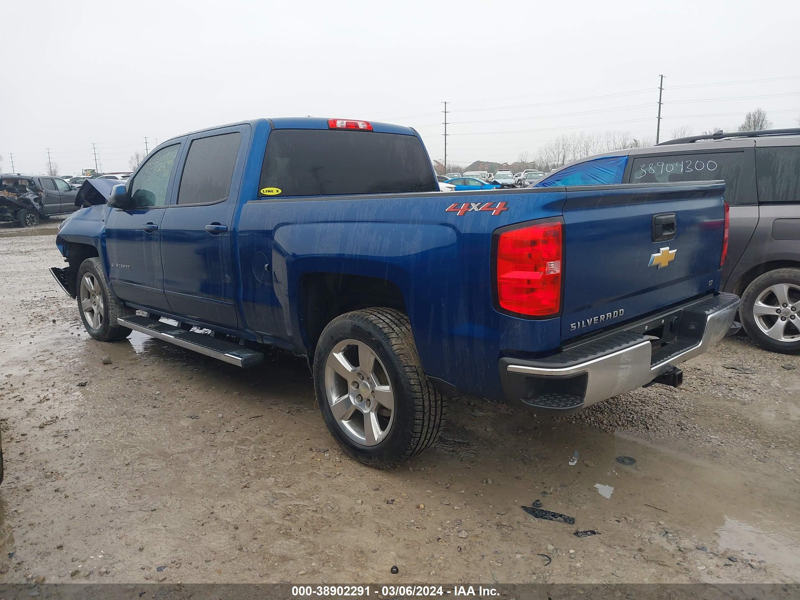 Photo 2 VIN: 1GCUKREC2JF113966 - CHEVROLET SILVERADO 